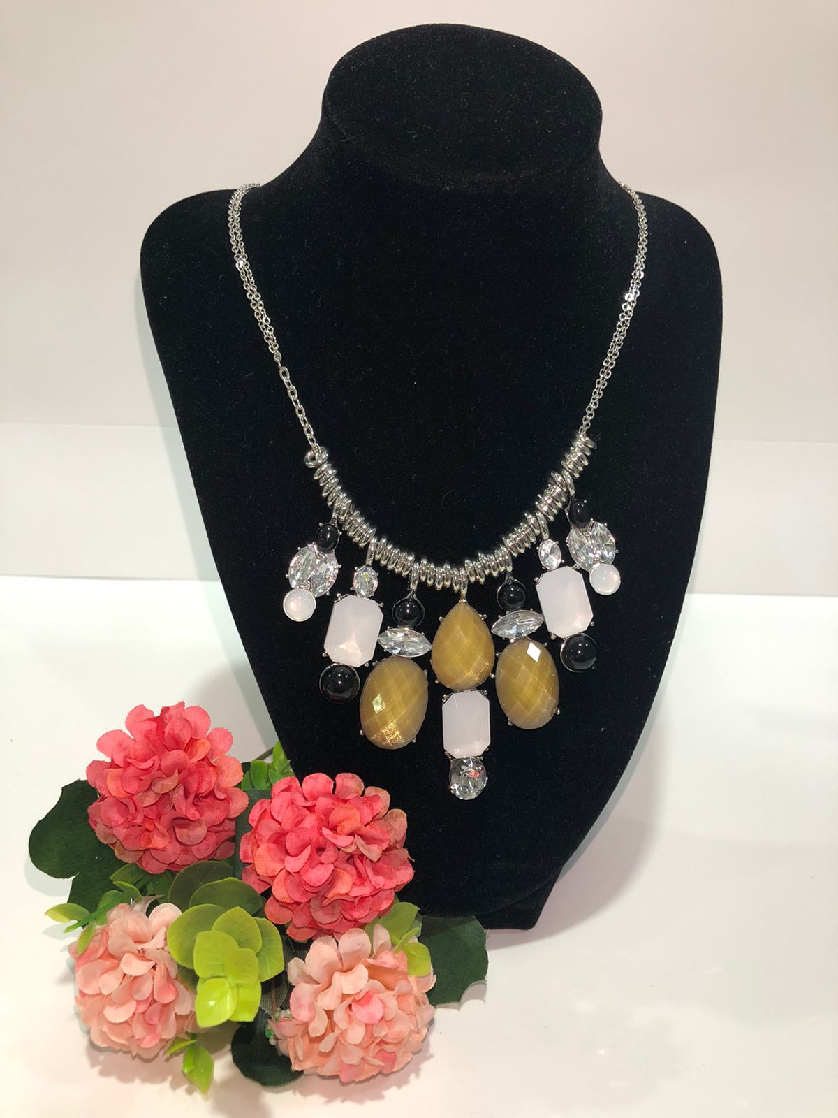 COLLAR DE DAMA