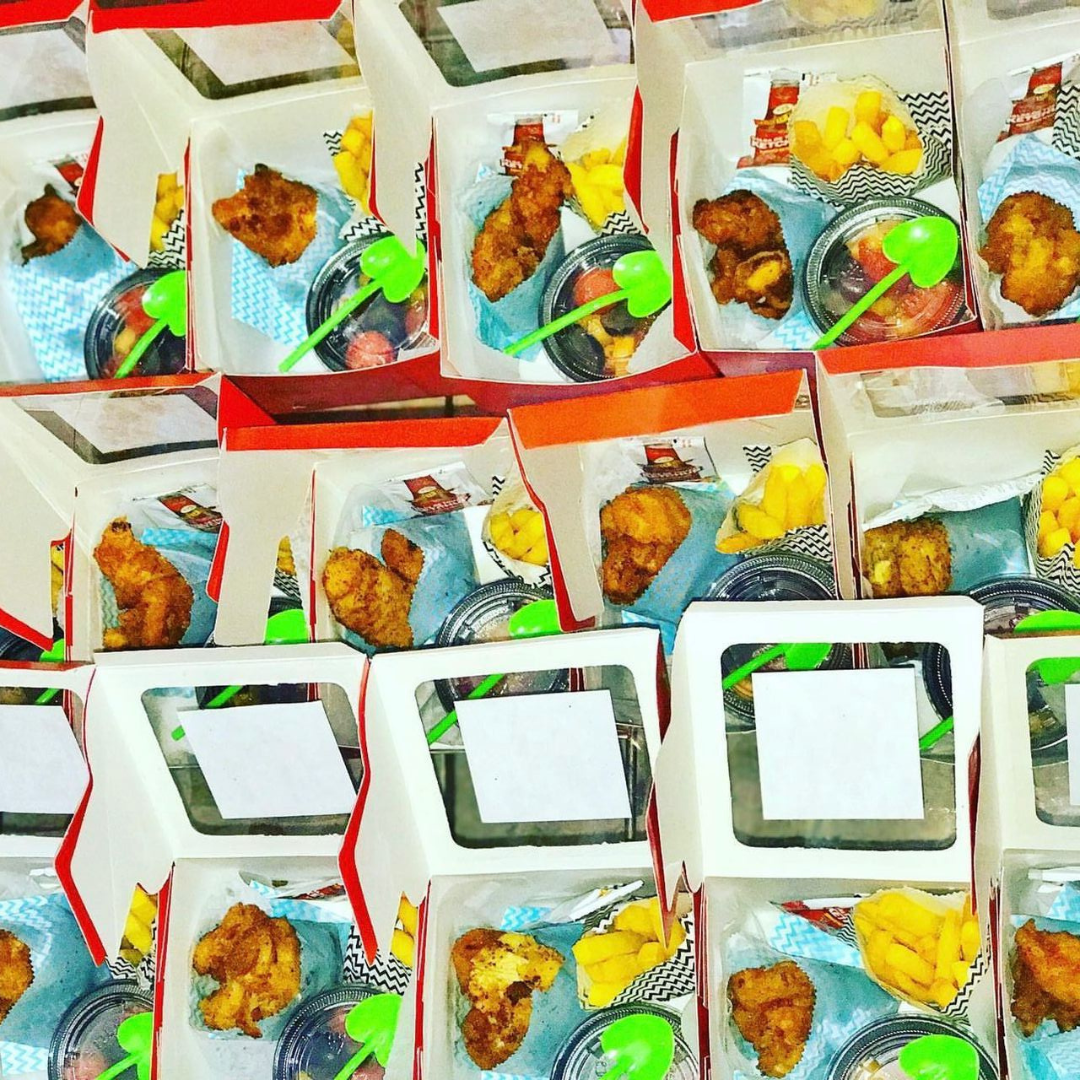 MINI MENÚ NUGGETS DE POLLO Y PAPAS