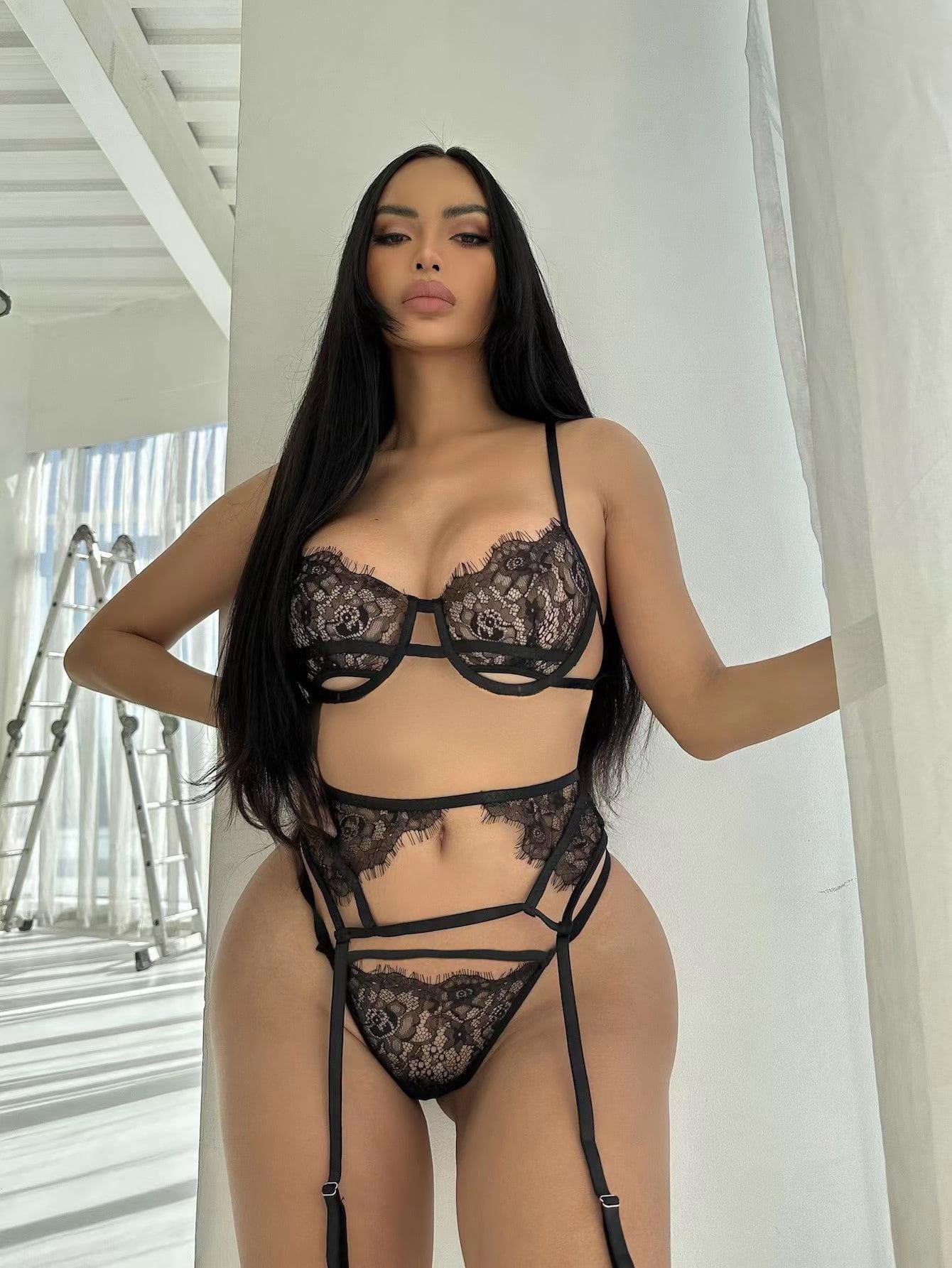 FLORAL LACE UNDERWIRE GARTER LINGERIE SET