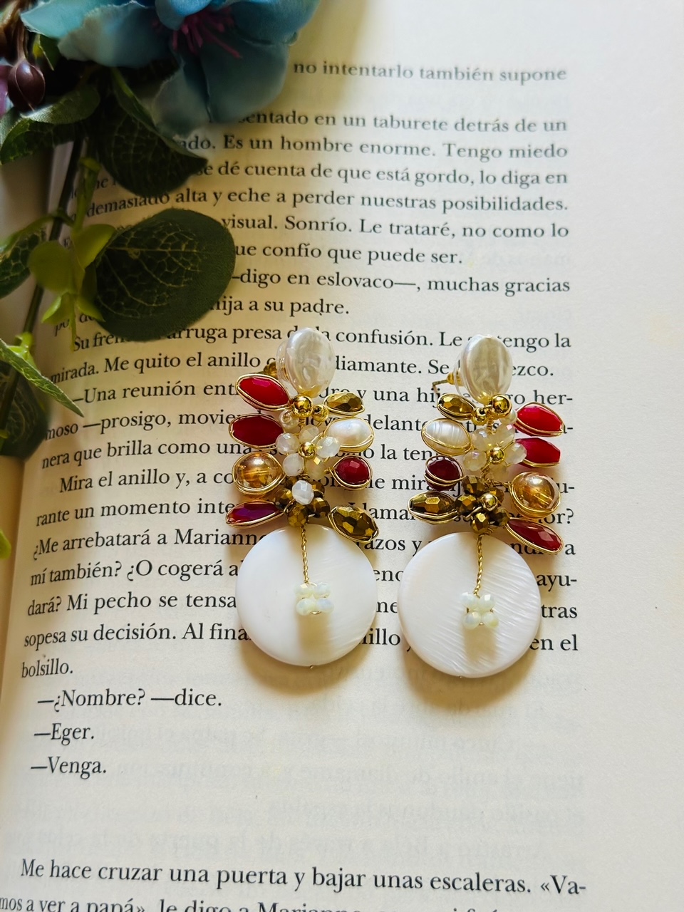 PENDIENTES PIEDRAS ROJAS Y DORADAS