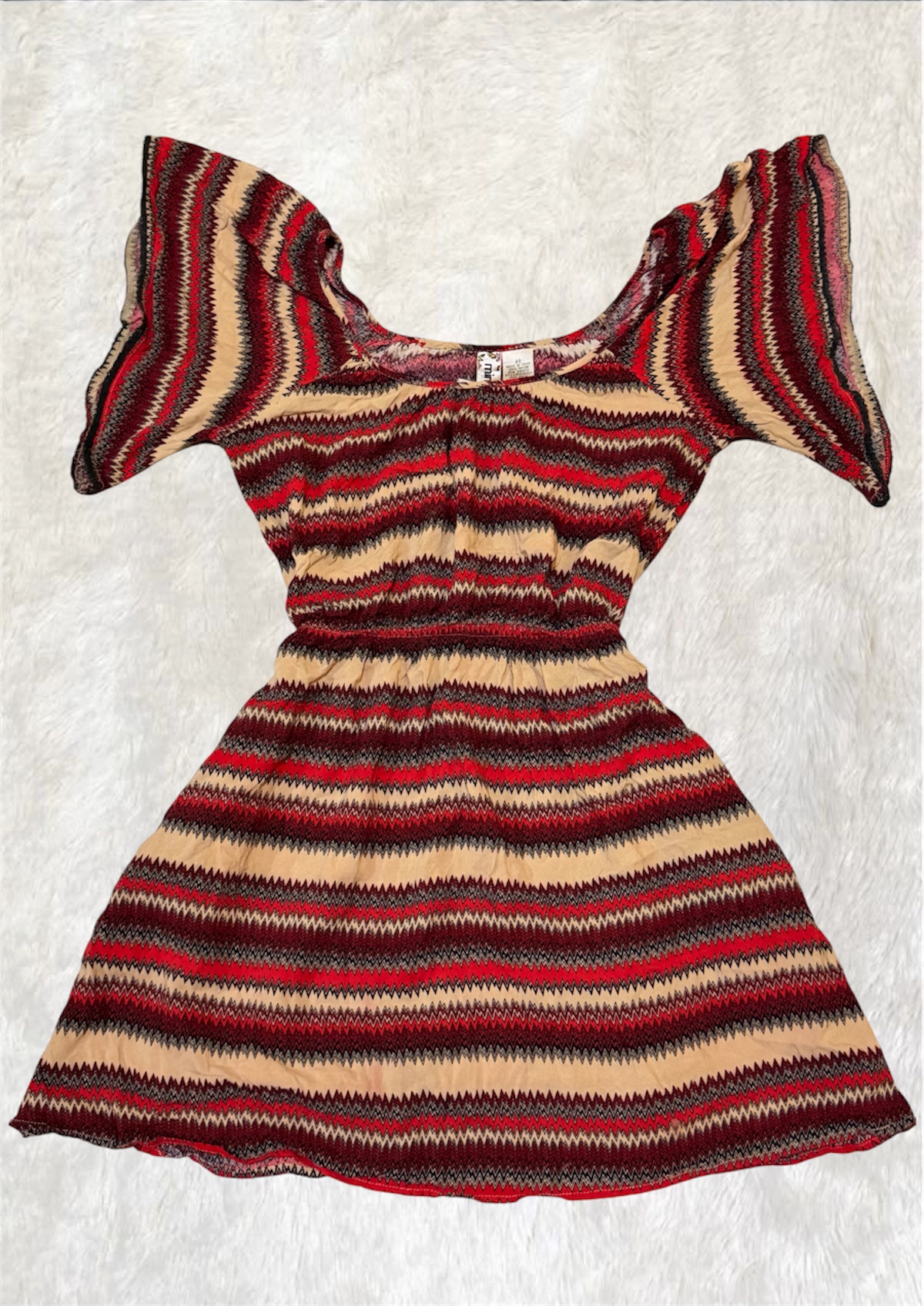 VESTIDO A RAYAS CON MANGAS DE ALA