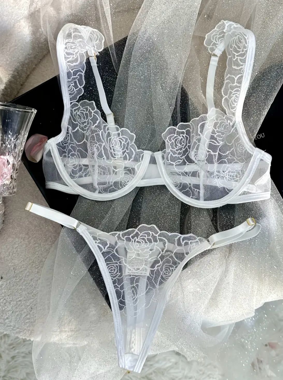 LINGERIE