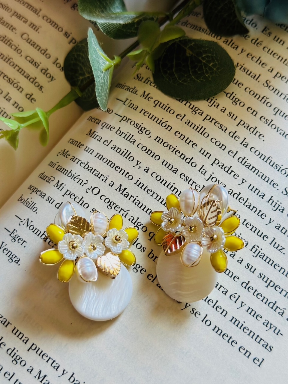 Pendientes con amarillo