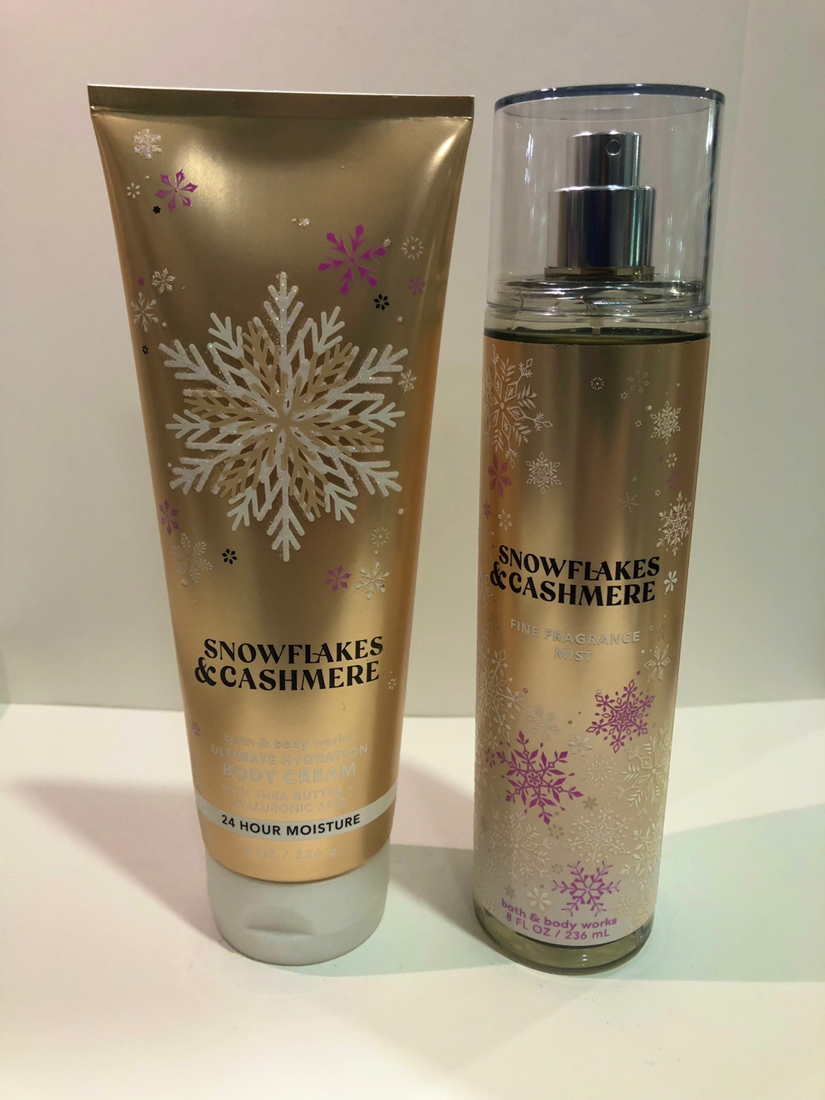 SNOWFLAKES & CASHMERE