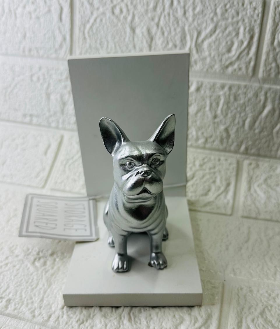 ADORNO
